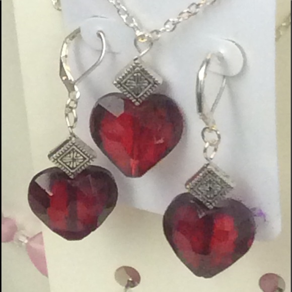 HP - Red faceted glass heart necklace & earrings - Picture 3 of 3